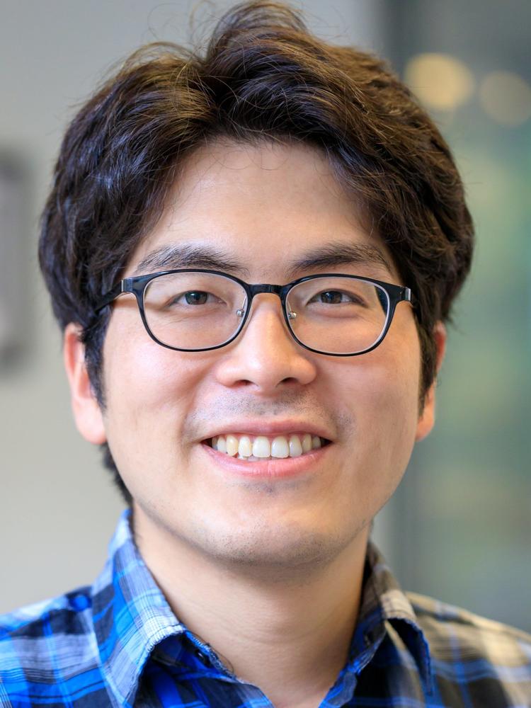 Prof. Myung-Cheol Oh